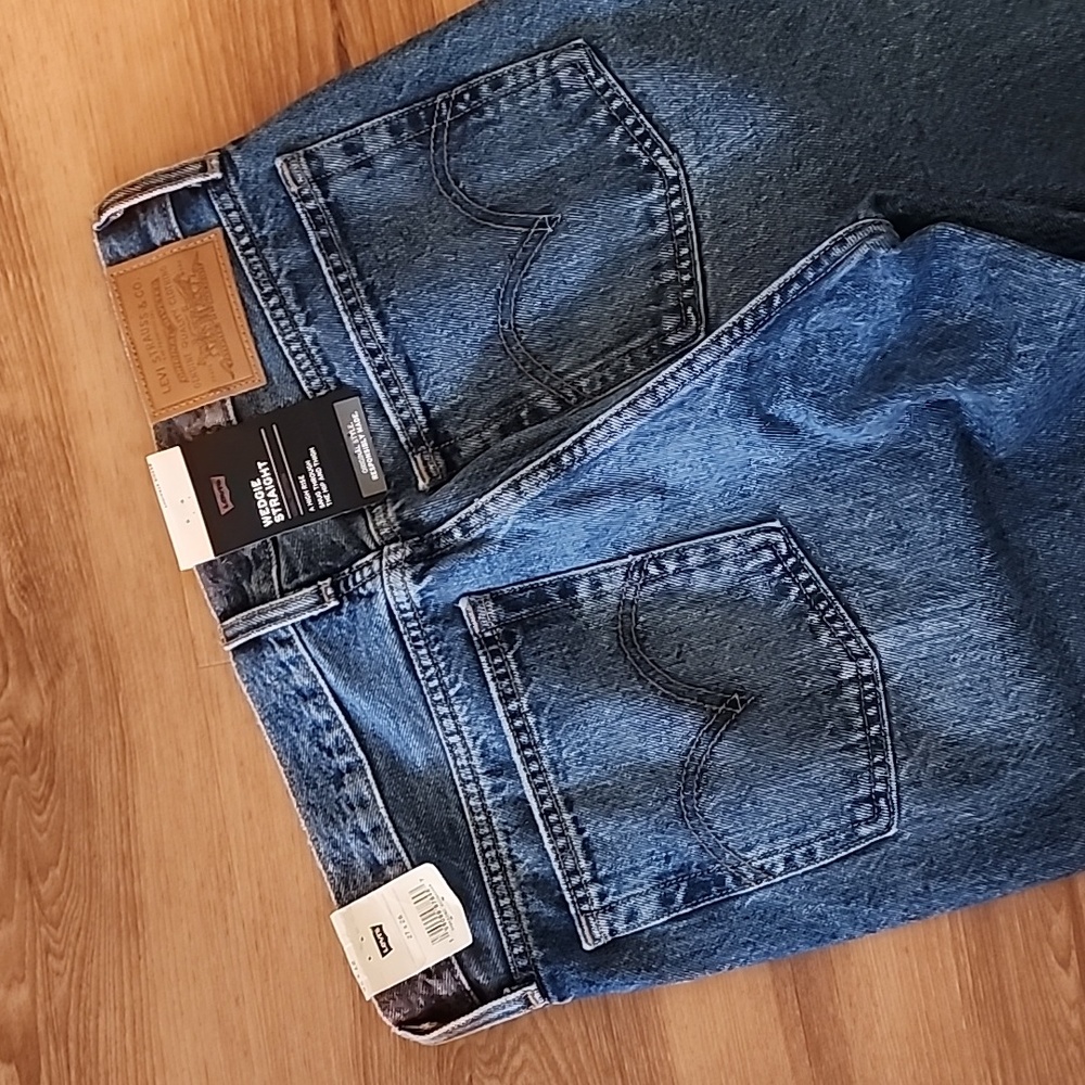 NWT! Levi's THE WEDGIE STRAIGHT  Indigo destructed vintage inspired denim - Picture 8 of 16